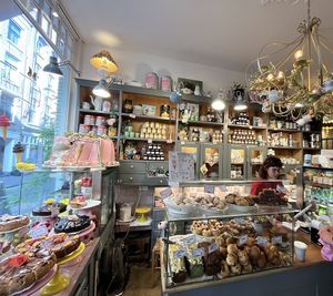 Front counter  at De Laatste Kruimel - Prinsenstraat in Amsterdam
