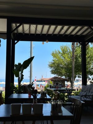 After checking as many cafes as I could with the sea view whether vegan food can be available I luckily found Franco’s🥳 at Schiller Kaffee Kemer & Franco's Pizza in Kemer