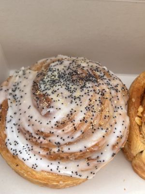 Lemon poppyseedd  at Okja in East London