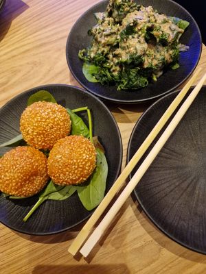 Sesambällchen mit Bohnenmusfüllung und Sesamspinat at FAVE Japanese Fusion - Gerresheim in Dusseldorf
