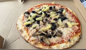 Vegan pizza   at Pizza De Miami 2 in Miami Beach