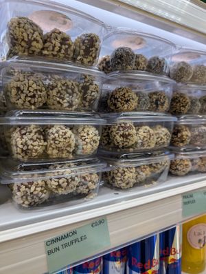 Truffles / energy balls at VIE - Veganista / The LaLa - T3-F in Vienna
