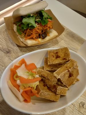 Bao et tofu frit/kimchi at BAO DAO in Nantes