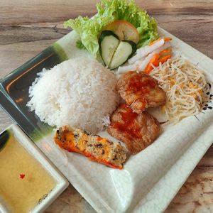 pork chop is suitable for vegan at Lập Vegetarian Restaurant in Central Singapore