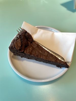 Himbeerbrownie vegan  at Thaler See Garten in Thal