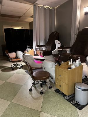 A lot of different options and services using vegan 🌱 products   at Knick Salon and Spa  in Milwaukee