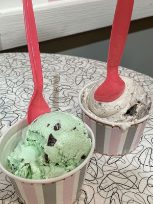 Vegan mint chocolate chip and vegan cookies and cream at Pav's Creamery in Cuyahoga Falls