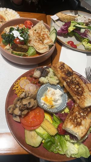 Tom Yum Veggie Quinoa Rice with Parotta (top left) and Veggie Galore Local Organic Wild Mushroom All Day Breakfast (bottom) #Veganuary at Here With Years in Hong Kong Island