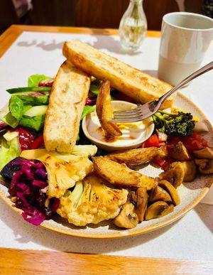 Super 19 Local Organic Wild Mushroom All Day Breakfast 十九幾種蔬菜有機本地野菌全日早餐 (Photo by SH Mandoza) at Here With Years in Hong Kong Island