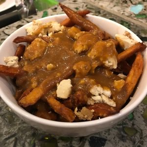 Poutine avec fauxmage maison at Panthere Verte - Plateau in Montreal