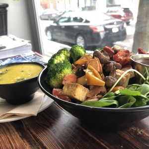 Soupe du jour et Bol Tao at Panthere Verte - Plateau in Montreal