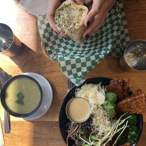 Bol Tempeh et Sandwich Karma Shawarma at Panthere Verte - Plateau in Montreal