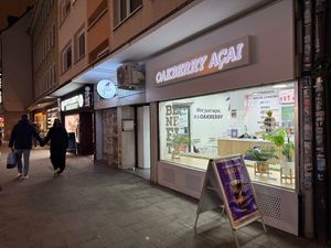 front  at Oakberry in Cologne