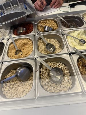 ingredients  at Oakberry in Cologne