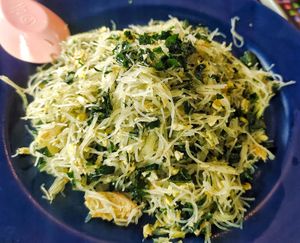 So far the best cangkuk manis bee hoon in Kuching 👍🏻 at Straight 8 Veggie Cafe in Kuching