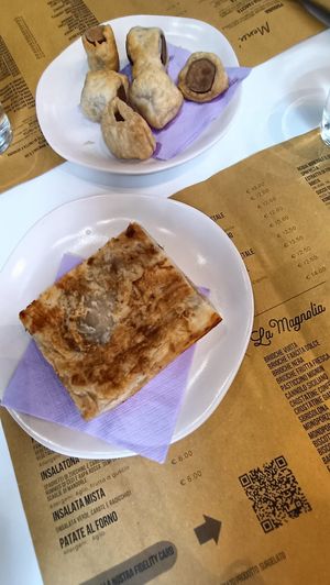 Parigina, e salatini con i wurstel at Pasticceria Vegana Biologica La Magnolia in Verona