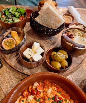 Orientalplatte und Shakshuka at Tropical Cafe  in Oberhausen