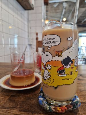 Vegan latte and pudding at Different Today in Busan