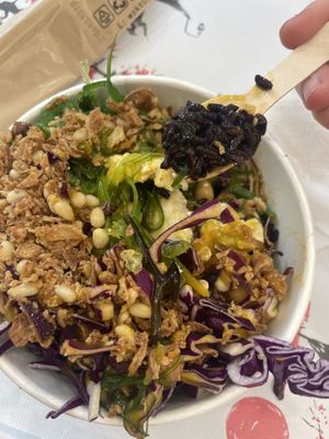 Bowl with tofu, wakame & other vegetables   at Poke'N'Joy - Arma di Taggia in Imperia