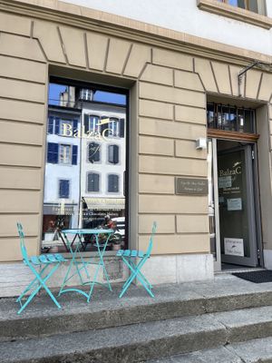 Côté rue   at Balzac Café in Morges