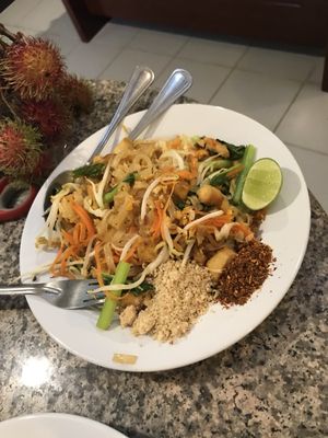 Pad Thai at Health Oasis Resort in Koh Samui
