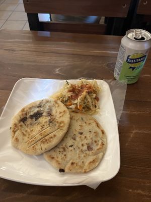 Papsusas   at Comedor y Pupuseria - Claudia in Santa Ana