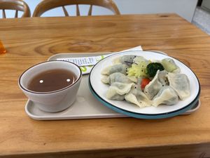 Dumplings - a little uninspiring, should have been more adventurous   at Mama in the Kitchen - 郑嬷嬷的素食堂  in Shenzhen