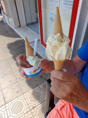 Finally my first vegan icecream in San Remo. The right one is mine and it was delicious!!! at Slurp Gelateria in Sanremo