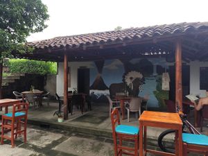 Seating at Kodiak Bagel Shop in Granada