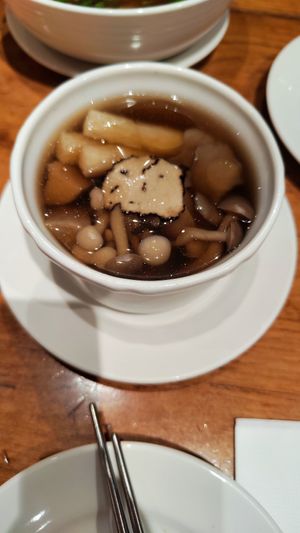 Trüffel and mushroom soup at Din Tai Fung 101 in Taipei