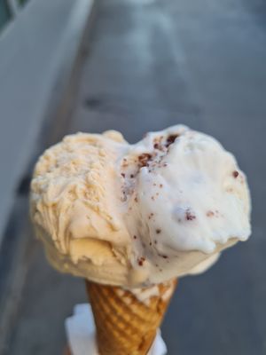 Earl grey tea and rosmary with chocolate cruble. Spectacular both flavours! Highly recommended! at Gelato Giusto in Milan