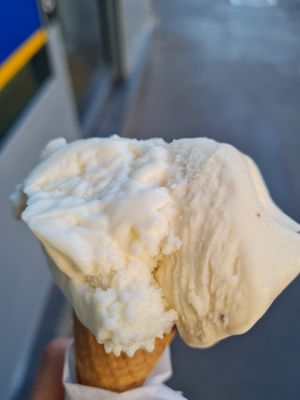 Passito with almonds and peanuts-chocolate. Delicious! at Gelato Giusto in Milan