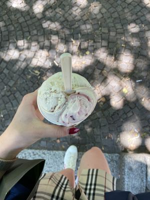 3 scoops: Amarena, Crema Bianca and Stracciatella  at Gelato Giusto in Milan