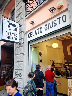 Facade at Gelato Giusto in Milan