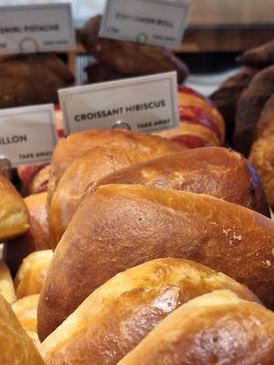 Vegan pastries are marked with a V in the upper left corner at Le Pain Quotidien in Charleroi