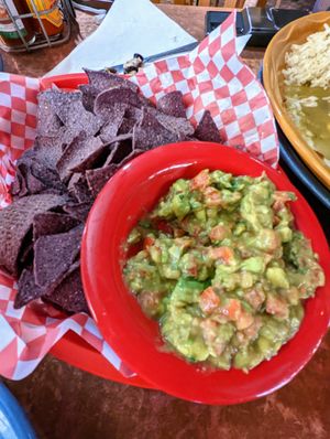 Chips and guac at Oscar's Cafe in Springdale