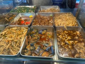 Buffet Spread. 
Photo by Henry Lau aka Mr Purple  at Go Vegetarian! 藝之家 in Northeast Singapore