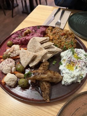 Mezze platter   at Umaueyon in Cordoba