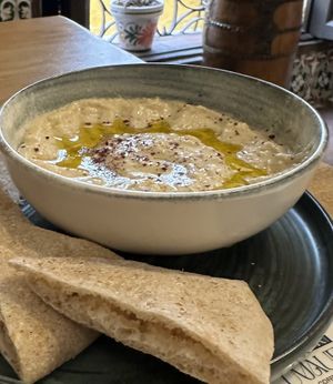 Hummus  at Umaueyon in Cordoba