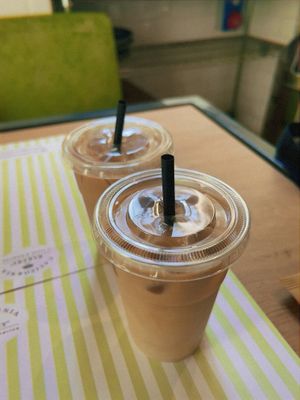 Oat milk lattes   at California Bakery - Corso Garibaldi in Milan