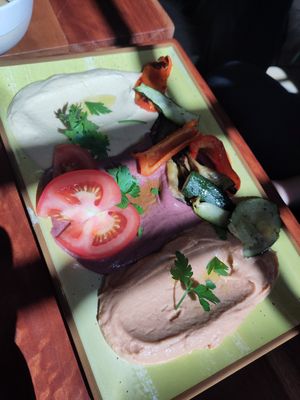 Hummusteller (vegan) at Café Ceci in Potsdam