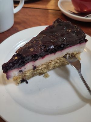 Kokos-Beeren Kuchen (vegan) at Café Ceci in Potsdam