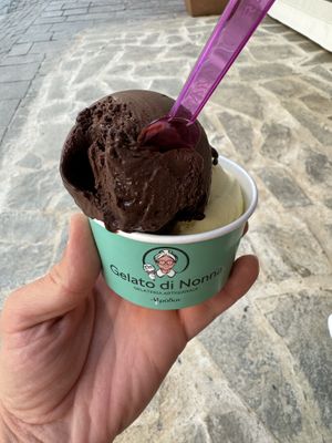 Chocolat et vanille  at Gelato di Nonna in Crete