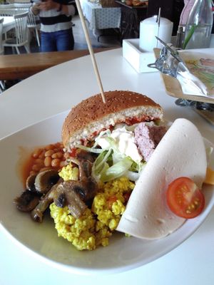 brunch at Mae's in Bonn