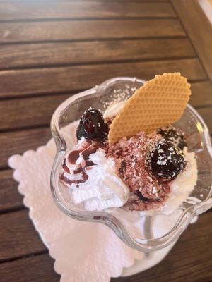 Amarena Becher  at Nicolay's Moselterrasse in Zeltingen-rachtig