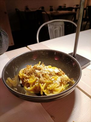 Spaghettoni con ragù di carciofi at Zoi Bakery in Arese