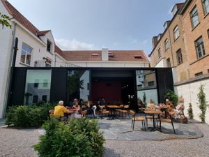 Outside terrace at the back
 at Hawaiian Poké Bowl - Simon Stevinplein in Bruges
