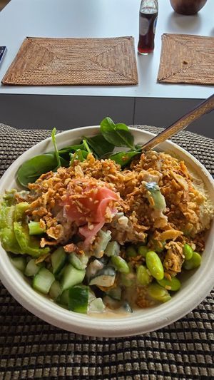 Take away bowl at Hawaiian Poké Bowl - Simon Stevinplein in Bruges