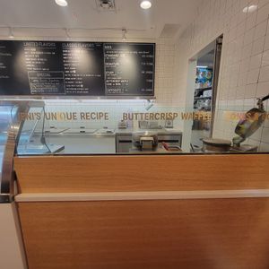 Ice cream scoop options at Jeni's Splendid Ice Creams in Raleigh