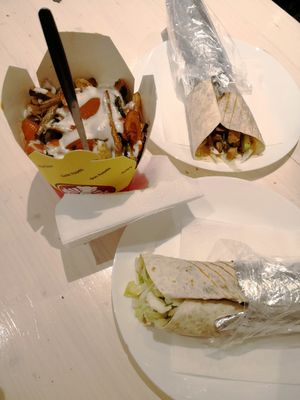 Döner at Tat Gemüse Döner & Pizza in Dusseldorf